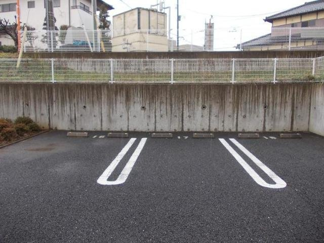 アニメート・セイミヤの駐車場