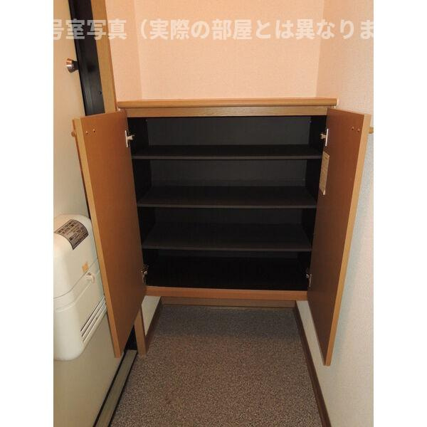 きららハイツの玄関