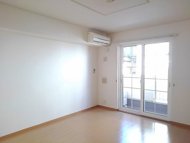 カーラの居間・リビング