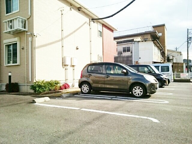 プラシードⅣの駐車場