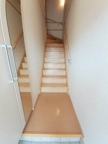 若葉Ｂの玄関|ゆったりとした玄関です