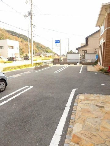 アプリコット　Ｅの駐車場|駐車スペースもあります