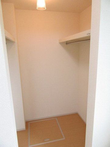 フローリッシュの収納|こまごまとしたものを収納できそうですね