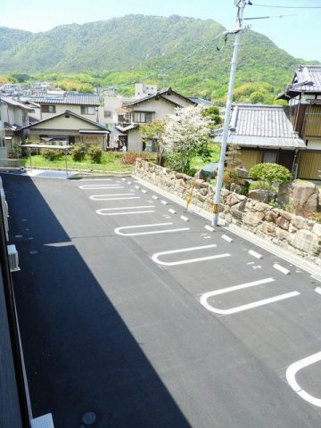 サン　ウォーム　Ⅱの駐車場|駐車場に車を止められます