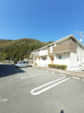 プロムナード　Ｂの駐車場|駐車場があります