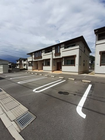 ヴィッラ・フジヤ　Ⅰの駐車場|駐車場に車を止められます