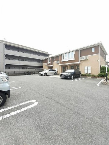 オルテンシアⅠの駐車場|駐車場完備です