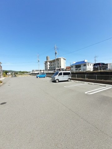 ｃｈｅｒｉｓｈ　Ｂの駐車場|駐車場に車を止められます