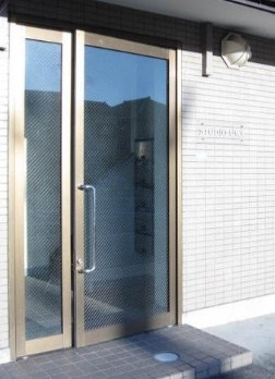 ＳＴＵＤＩＯ　ＵＷＡのエントランス