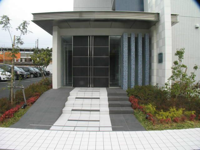 エスポワールワイエムのエントランス