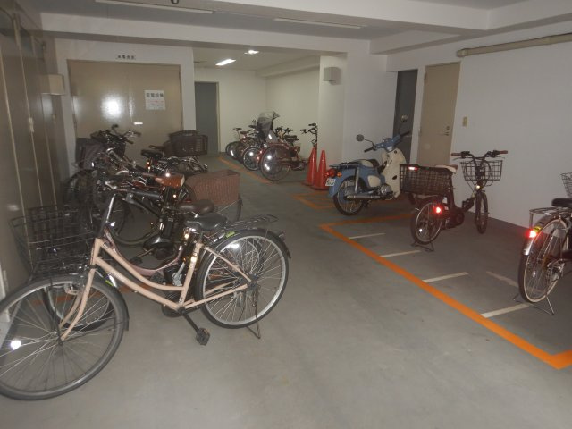 エニス小石川の駐輪場