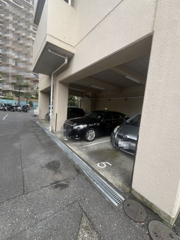 ハイラーク大島の駐車場