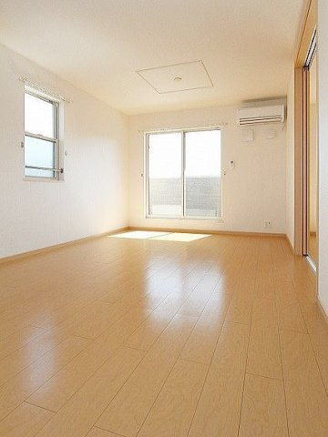 ヒルズ　アンジュＢの居間・リビング|おしゃれな居間です