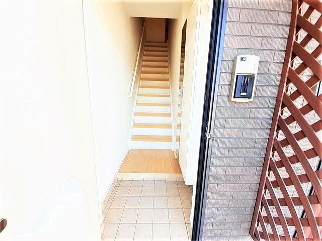 レジナス和多田Ⅰの玄関|シンプルで使いやすい玄関です