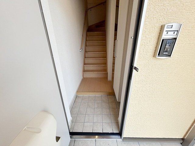 カーサウノの玄関|明るい玄関です