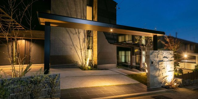 千種区霞ケ丘１丁目戸建の外観|ゲートがあるおしゃれな門まわり