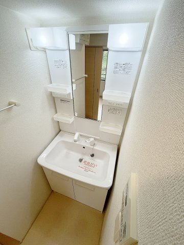 アゴラ　カザの独立洗面台