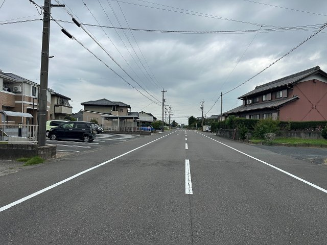 土地　堀津町前谷の前面道路含む現地写真