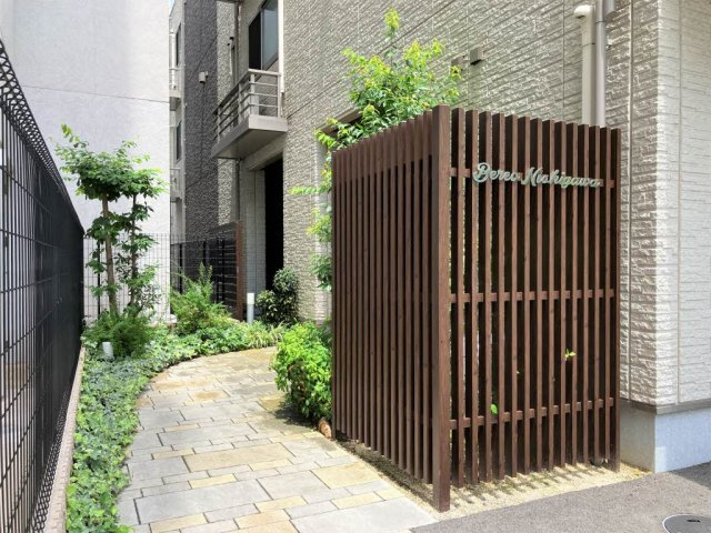 ベレオ西川のエントランス