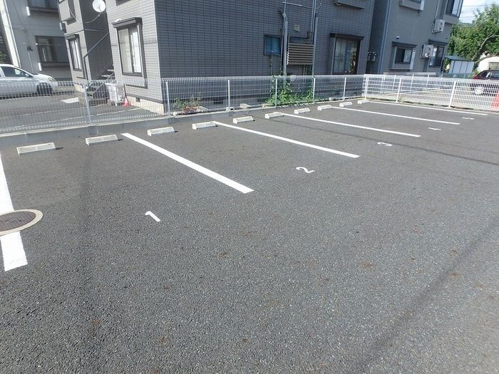 コスミオンの駐車場