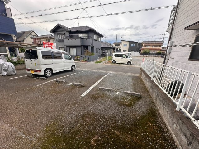 ハウスあすなろの駐車場