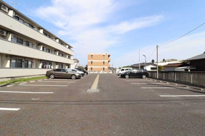 フェリシタの駐車場|カースペースがあります