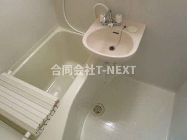 エトワール海老名のシャワールーム|他号室の写真です。