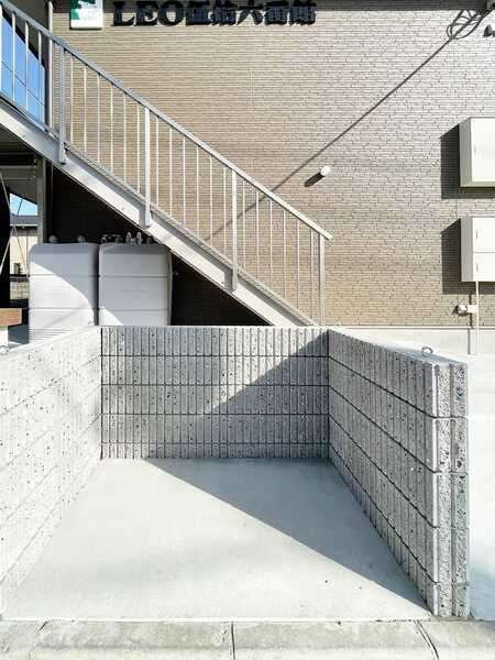 レオ伍拾六番館