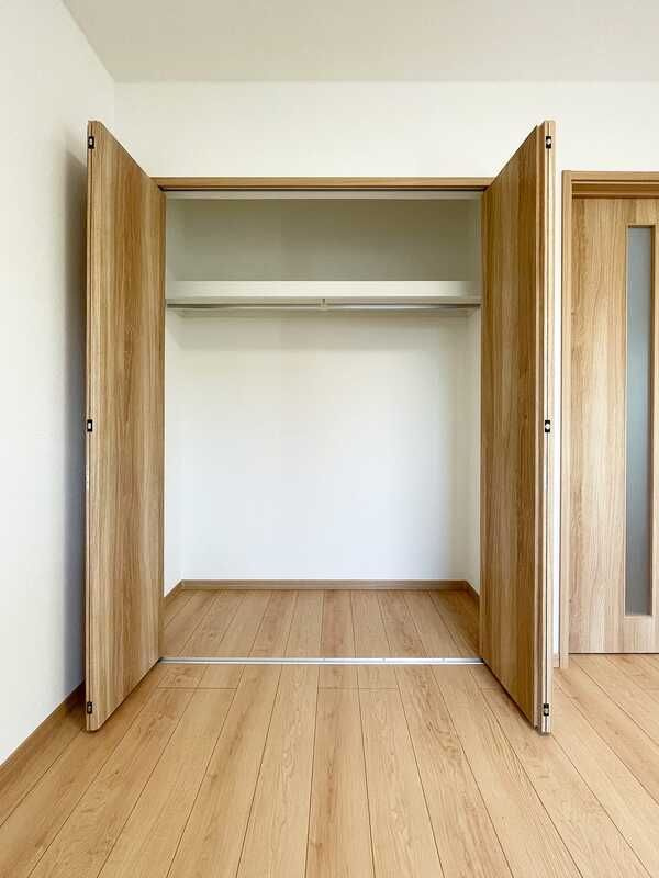 レオ伍拾六番館の収納