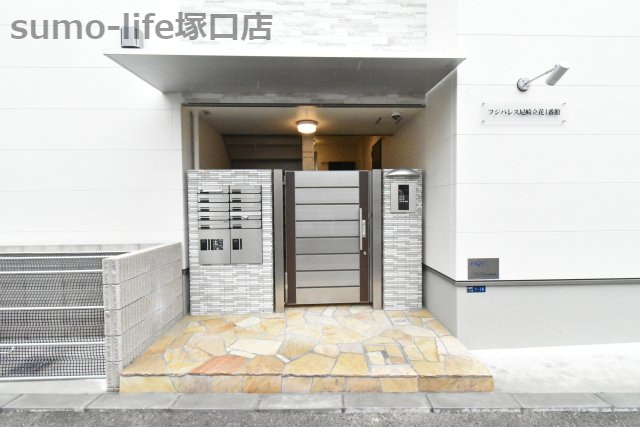 フジパレス尼崎立花Ⅰ番館のエントランス