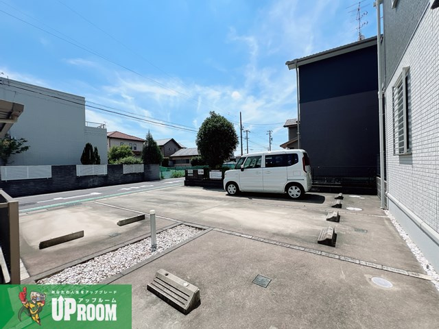 アーク北外山の駐車場