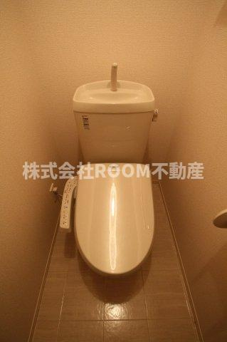 セジュール・永野2011　A棟のトイレ|落ち着いた色調のトイレです