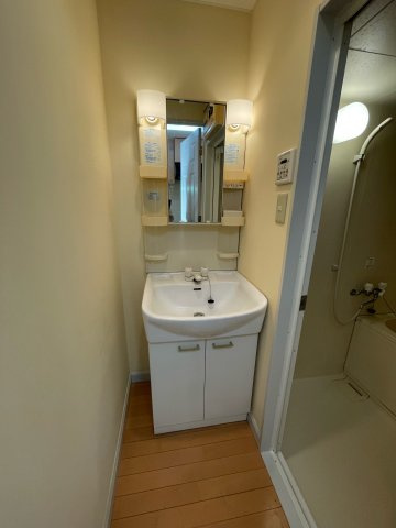 コスモリード羽田の洗面所|同建物内、別のお部屋の参考写真になります。