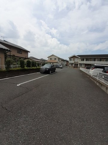 プリムヴェールの駐車場|駐車場完備です