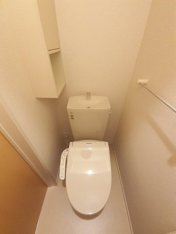 マリンルージュのトイレ|落ち着いた色調のトイレです