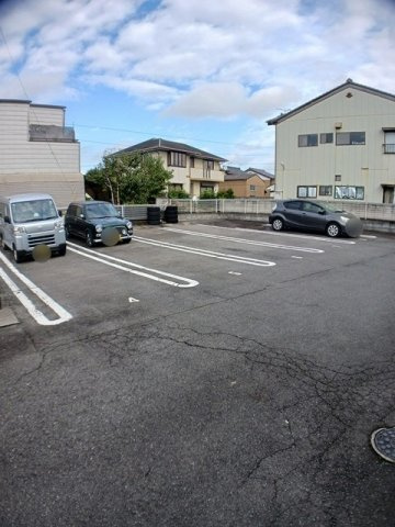 メゾンアンソレイエの駐車場|駐車場完備です