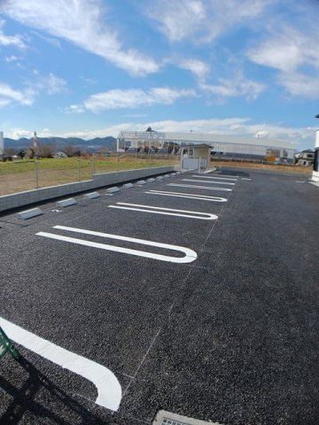 エスポワール　久留馬の駐車場|車をお持ちの方に嬉しい駐車場付きの物件です