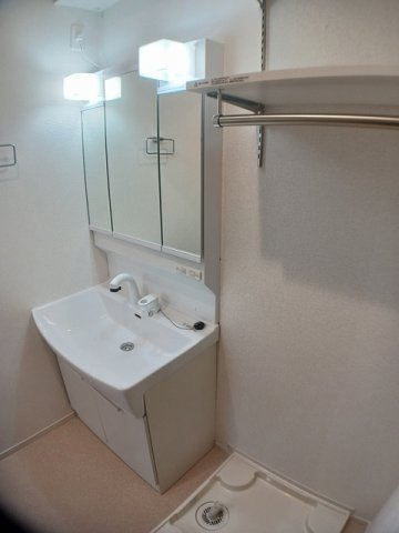 センチュリーの洗面所|明るい洗面所です