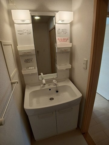 グランデヒルⅥの洗面所|広い洗面スペース