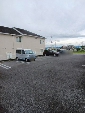 グランデヒルⅥの駐車場|駐車場に車を止められます