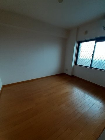 ピュアー双葉の内装|明るい色調の室内です