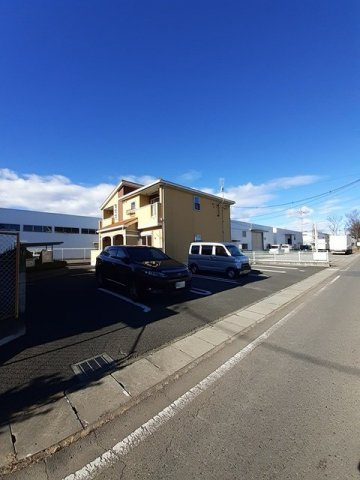 フリーデ田園の駐車場|駐車場があるので、車を買う予定の方も安心です