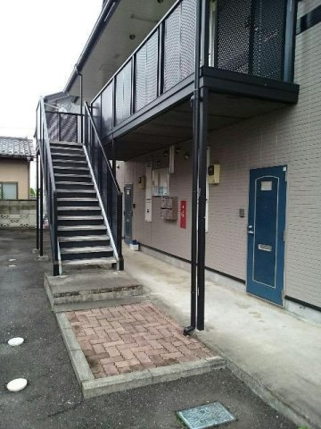 エバンス　Ⅱのエントランス|落ち着いたエントランスです