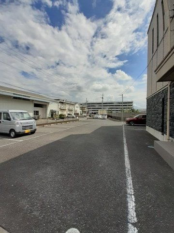 コムフォートワンの駐車場|駐車スペースもあります
