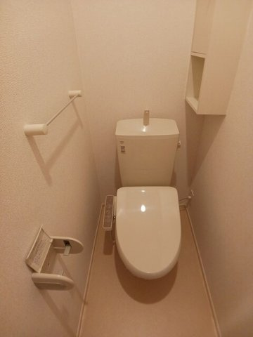 サニー　ガーデンのトイレ|落ち着いた色調のトイレです