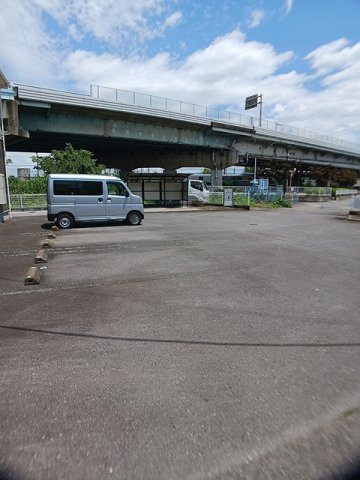 サンブロードの駐車場|駐車スペースもあります
