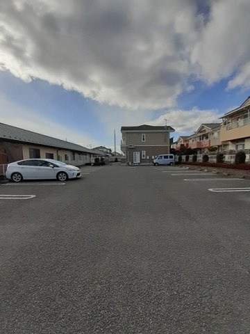 ジェントリーⅡの駐車場|車をお持ちの方に嬉しい駐車場付きの物件です