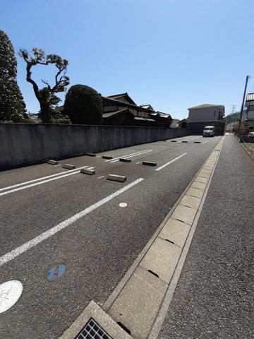 コンフォールＫの駐車場|駐車場完備です