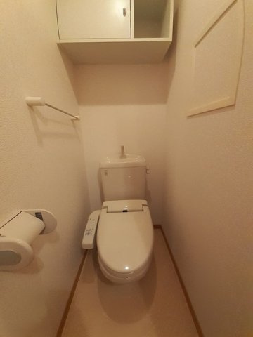 プレイティング　Ⅱのトイレ|落ち着いた色調のトイレです
