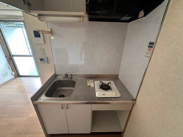 Y'sメゾネットCのキッチン|お料理しやすいキッチンです
